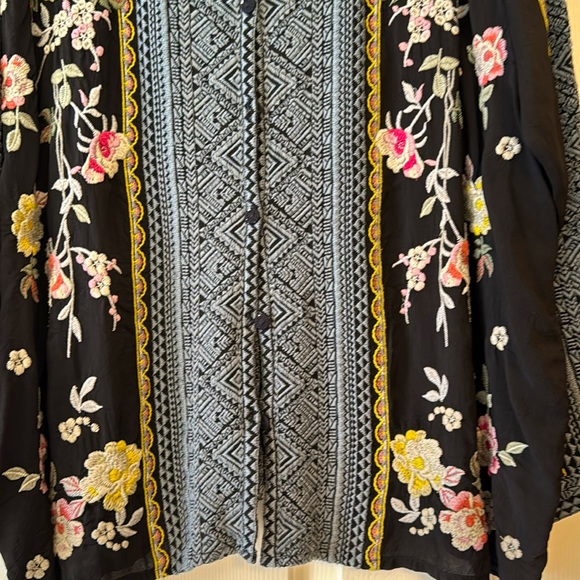 Johnny Was button up top - Picture 3 of 4